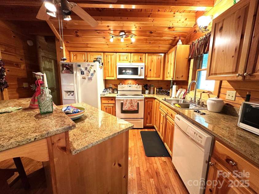 184 Poplar Drive, Lake Lure, NC 28746.  MLS# CAR4285241, YatesRealty ID 888. 