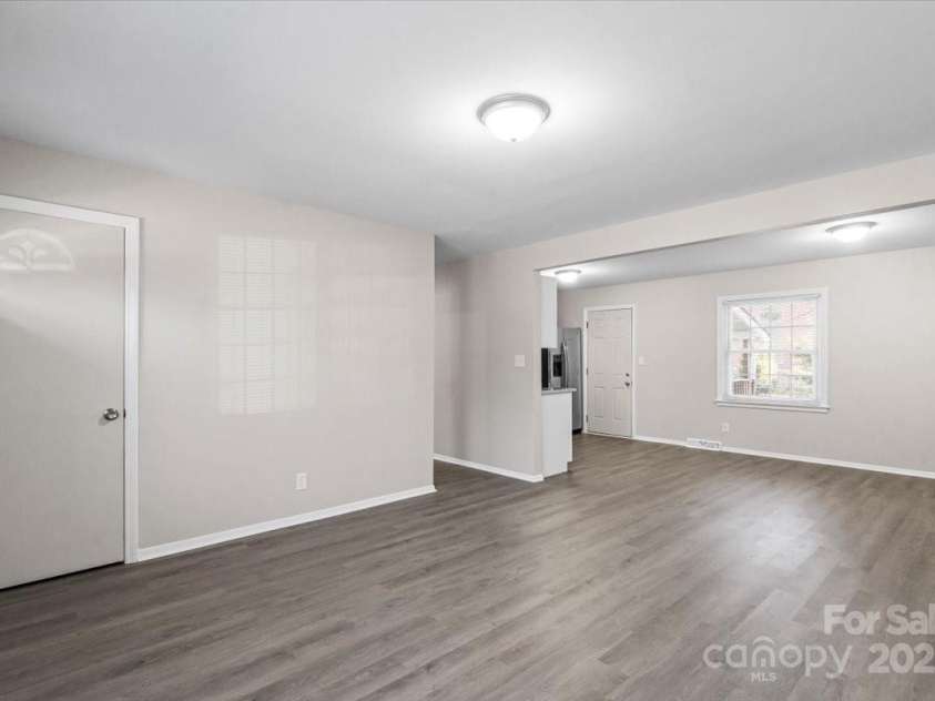 2606 Abelwood Road, Charlotte, NC 28216.  MLS# CAR4312726, YatesRealty ID 888. 