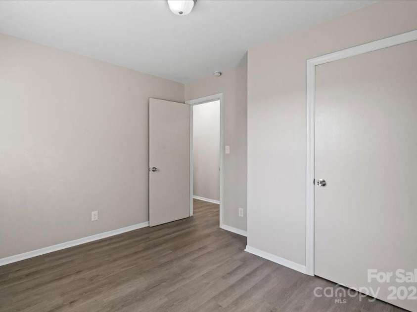 2606 Abelwood Road, Charlotte, NC 28216.  MLS# CAR4312726, YatesRealty ID 888. 