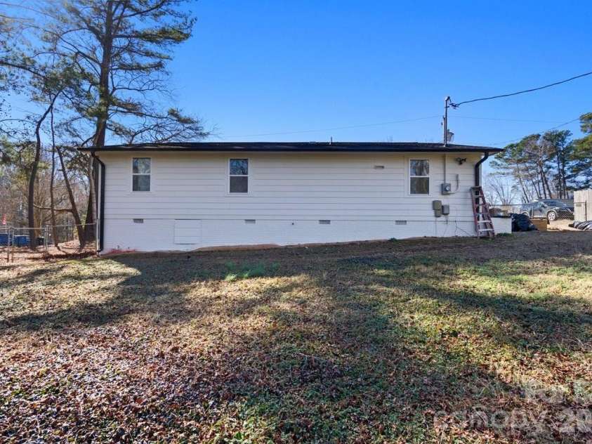 3900 Branding Iron Drive, Gastonia, NC 28052.  MLS# CAR4343412, YatesRealty ID 8880. 