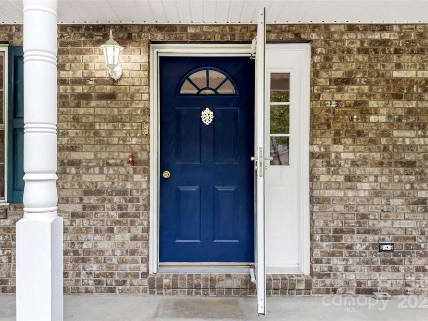 202 Cardinal Crest Lane, Asheville, NC 28805.  MLS# CAR4242453, YatesRealty ID 8881. 