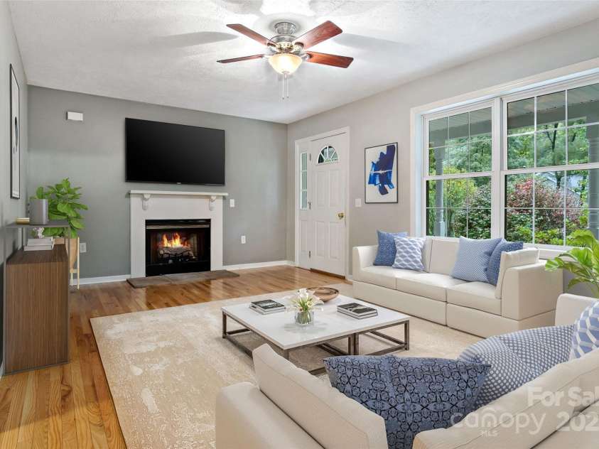 202 Cardinal Crest Lane, Asheville, NC 28805.  MLS# CAR4242453, YatesRealty ID 8881. 