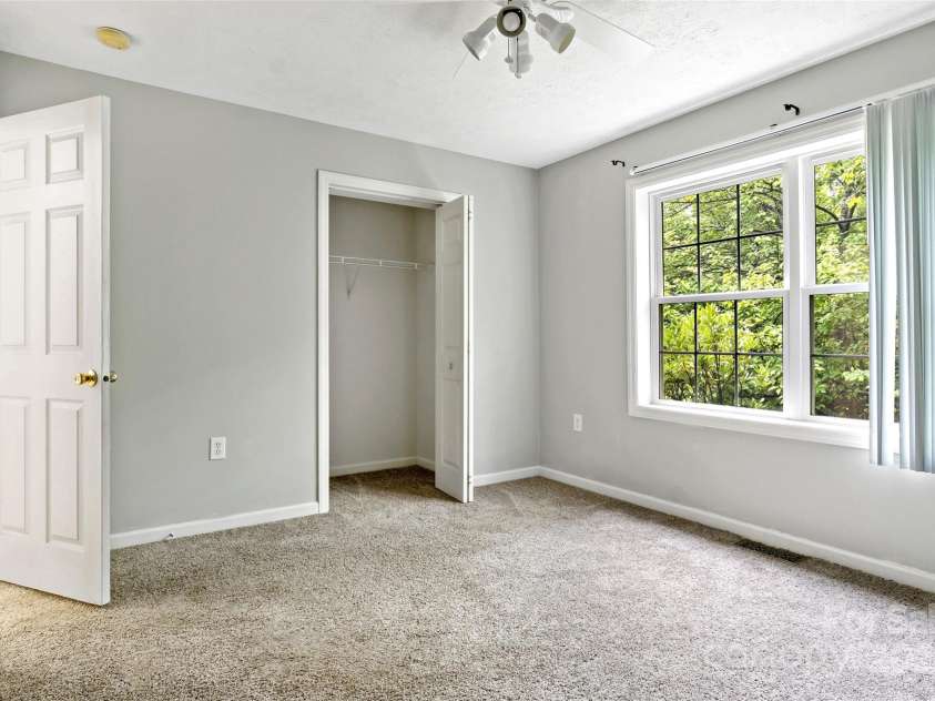 202 Cardinal Crest Lane, Asheville, NC 28805.  MLS# CAR4242453, YatesRealty ID 8881. 