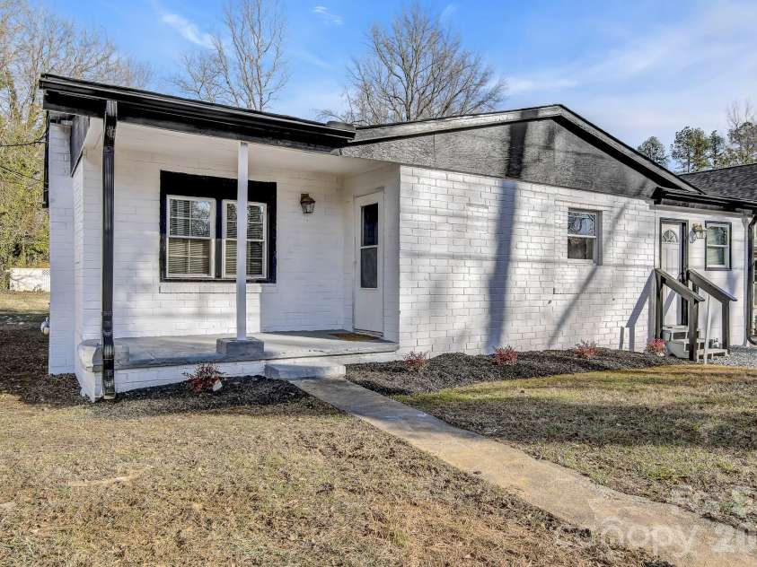 1200 Grady Street, Salisbury, NC 28144.  MLS# CAR4346905, YatesRealty ID 8882. 