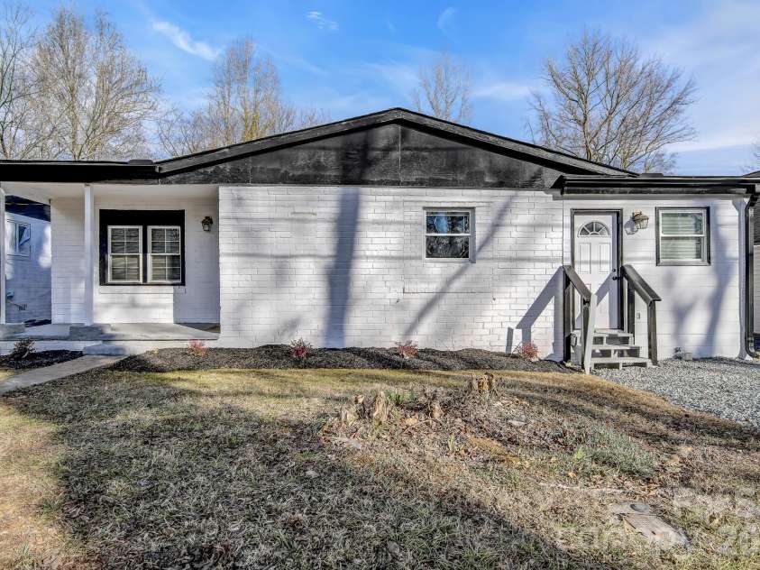 1200 Grady Street, Salisbury, NC 28144.  MLS# CAR4346905, YatesRealty ID 8882. 