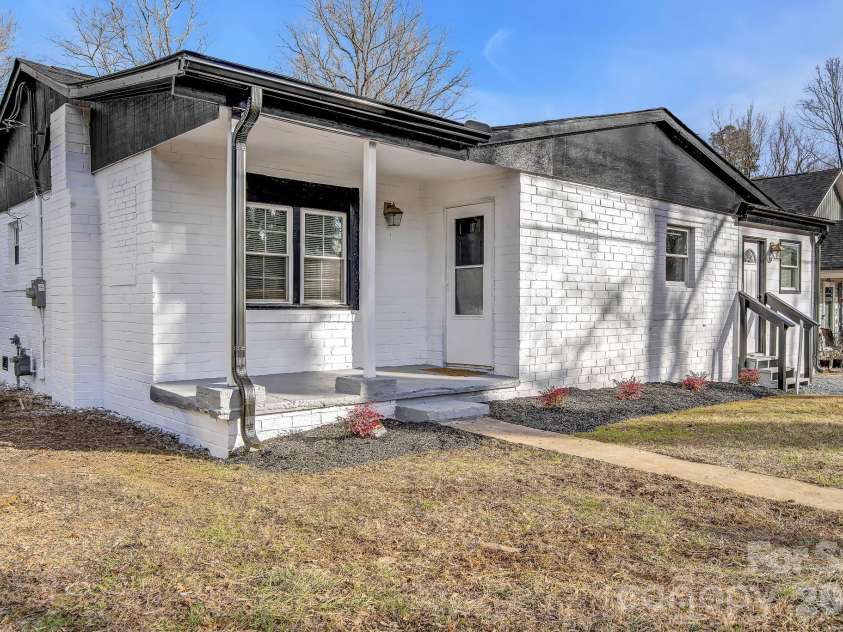 1200 Grady Street, Salisbury, NC 28144.  MLS# CAR4346905, YatesRealty ID 8882. 