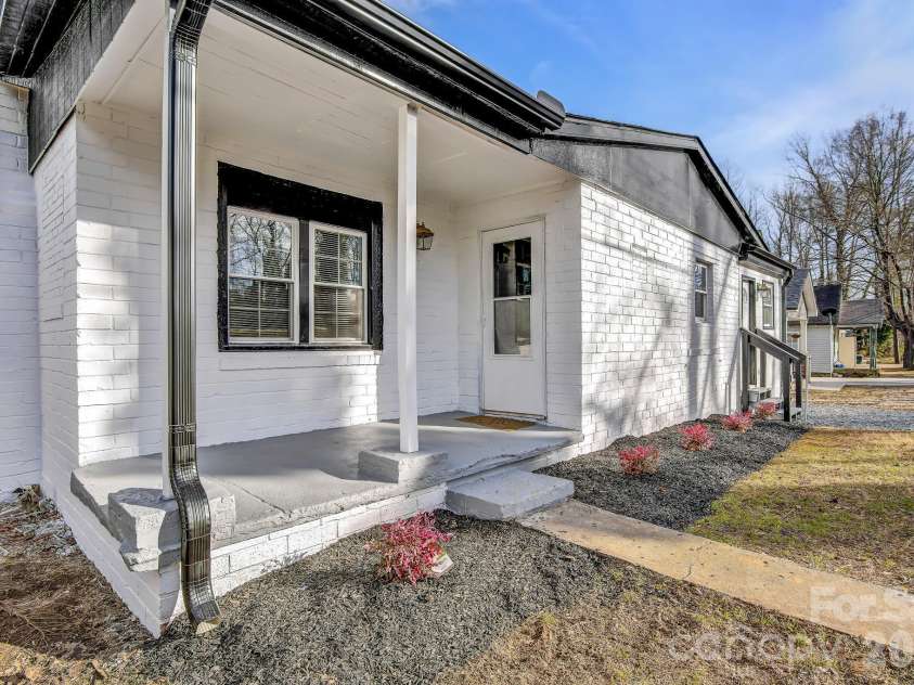 1200 Grady Street, Salisbury, NC 28144.  MLS# CAR4346905, YatesRealty ID 8882. 