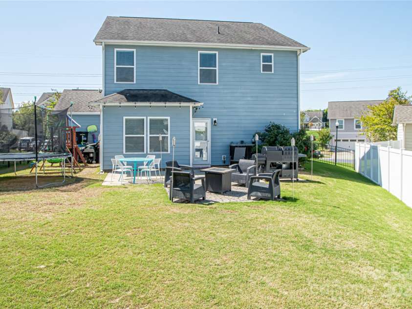 2207 Atwell Glen Lane, Pineville, NC 28134.  MLS# CAR4246568, YatesRealty ID 8882. 