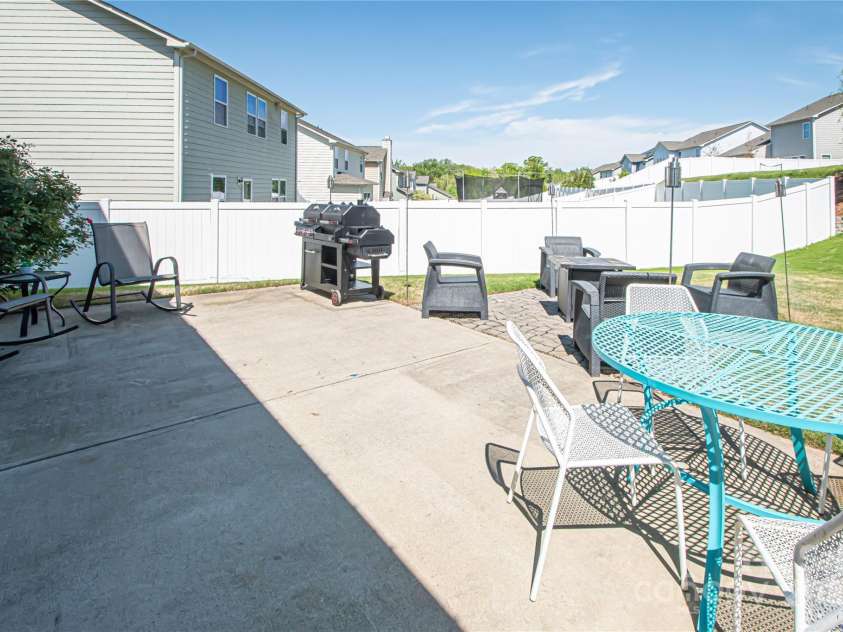 2207 Atwell Glen Lane, Pineville, NC 28134.  MLS# CAR4246568, YatesRealty ID 8882. 