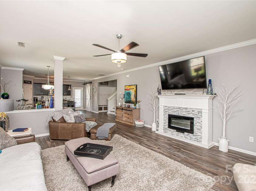 2207 Atwell Glen Lane, Pineville, NC 28134.  MLS# CAR4246568, YatesRealty ID 8882. 