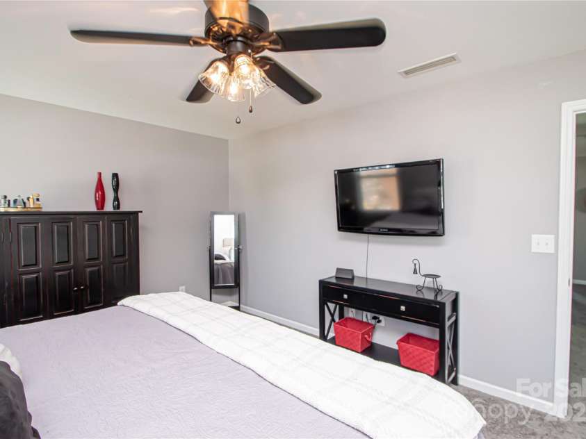 2207 Atwell Glen Lane, Pineville, NC 28134.  MLS# CAR4246568, YatesRealty ID 8882. 