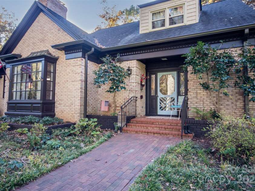 322 Valley Stream Road, Statesville, NC 28677.  MLS# CAR4321072, YatesRealty ID 8883. 