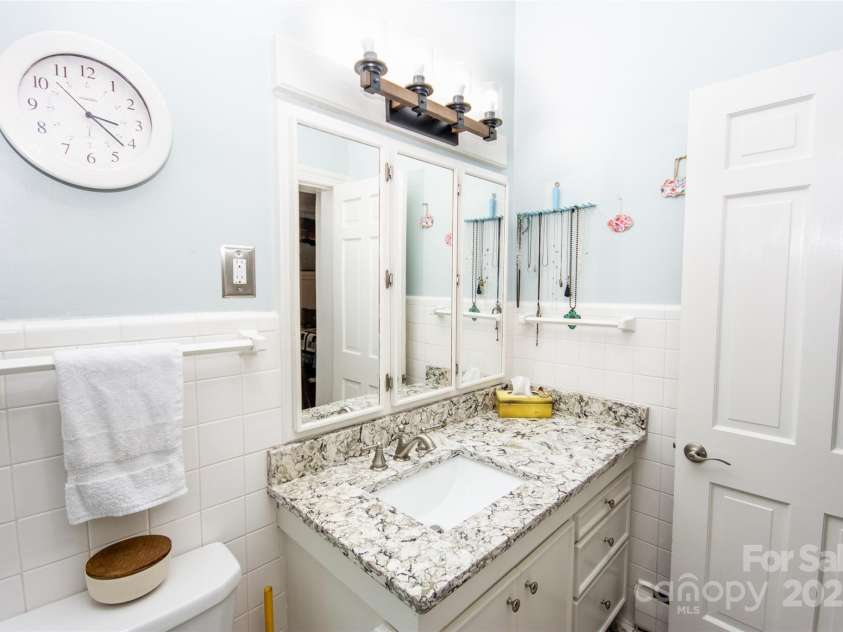 322 Valley Stream Road, Statesville, NC 28677.  MLS# CAR4321072, YatesRealty ID 8883. 