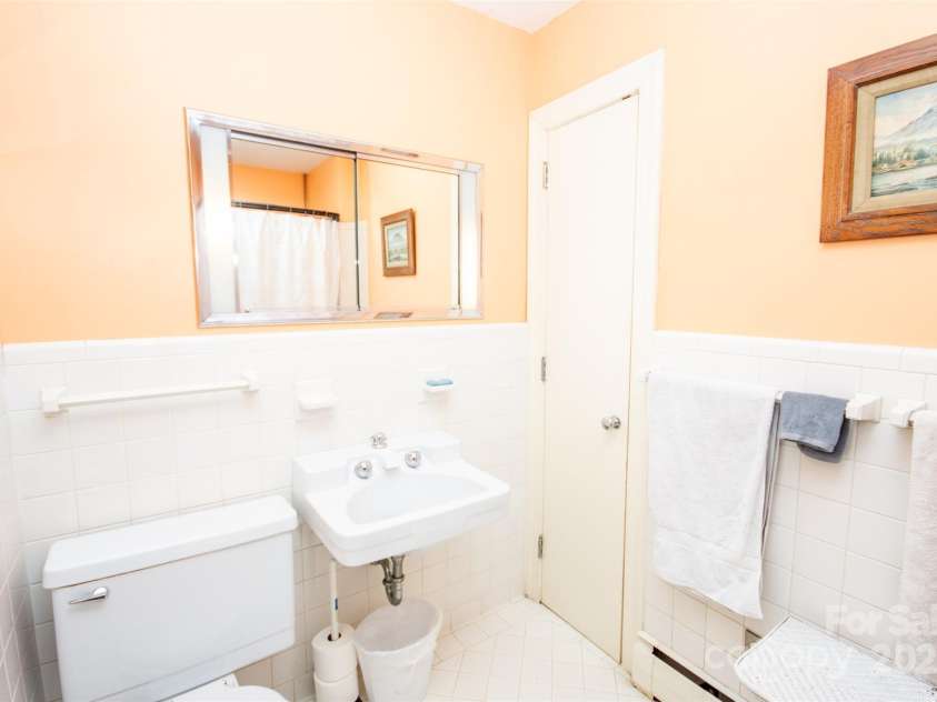 322 Valley Stream Road, Statesville, NC 28677.  MLS# CAR4321072, YatesRealty ID 8883. 