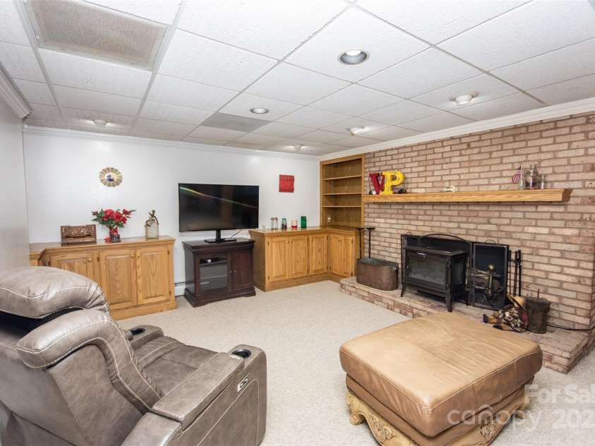 322 Valley Stream Road, Statesville, NC 28677.  MLS# CAR4321072, YatesRealty ID 8883. 