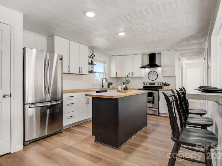 3598 Puett Park Drive, Conover, NC 28613.  MLS# CAR4228946, YatesRealty ID 8883. 