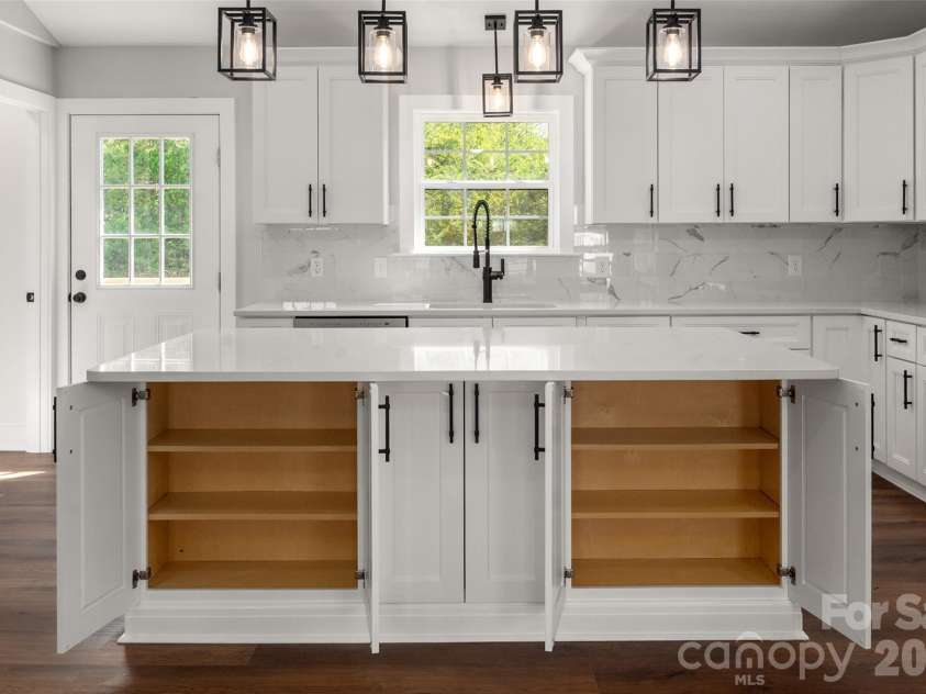 369 Georgia Street, Concord, NC 28025.  MLS# CAR4362814, YatesRealty ID 8884. 