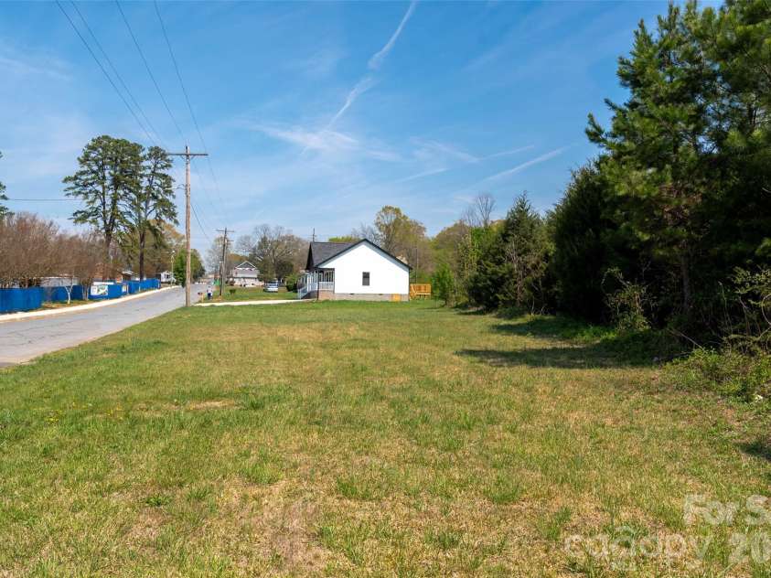 369 Georgia Street, Concord, NC 28025.  MLS# CAR4362814, YatesRealty ID 8884. 
