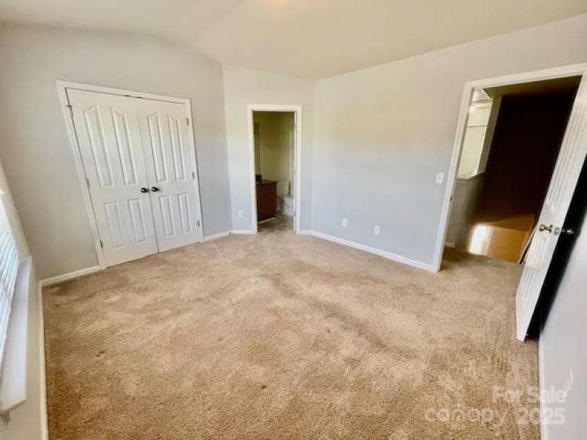 4327 Kobuk Lane, Charlotte, NC 28269.  MLS# CAR4184611, YatesRealty ID 8884. 