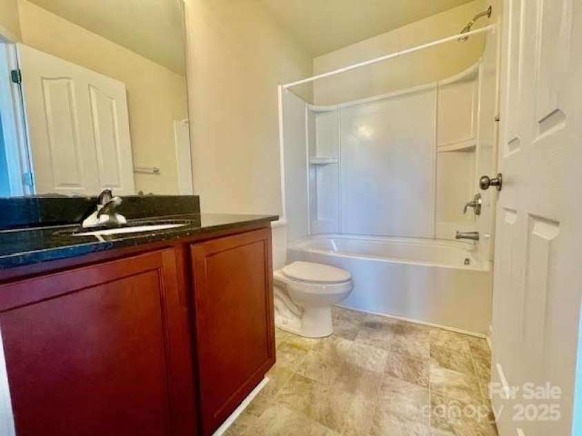 4327 Kobuk Lane, Charlotte, NC 28269.  MLS# CAR4184611, YatesRealty ID 8884. 