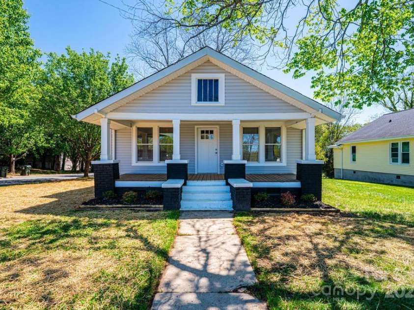 1143 College Avenue, Newton, NC 28658.  MLS# CAR4245448, YatesRealty ID 8885. 