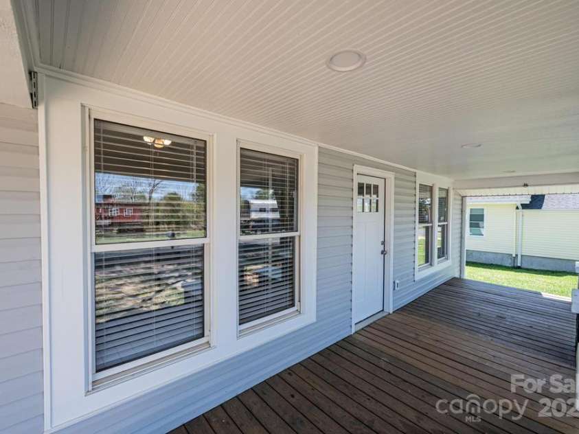 1143 College Avenue, Newton, NC 28658.  MLS# CAR4245448, YatesRealty ID 8885. 