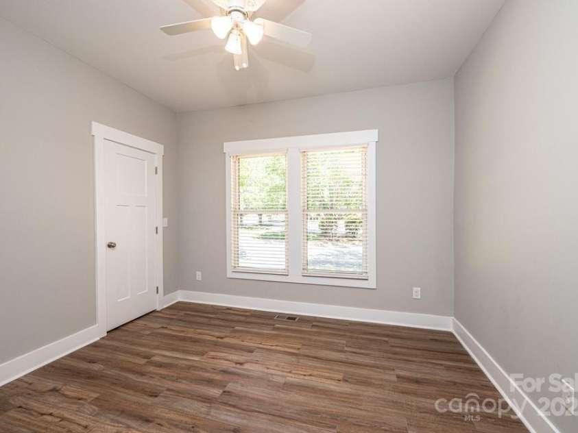 1143 College Avenue, Newton, NC 28658.  MLS# CAR4245448, YatesRealty ID 8885. 