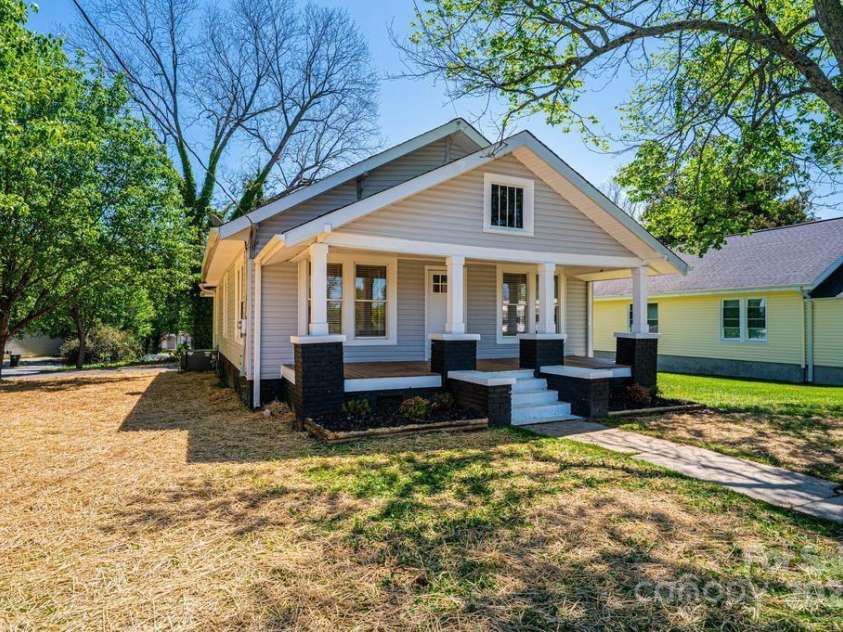 1143 College Avenue, Newton, NC 28658.  MLS# CAR4245448, YatesRealty ID 8885. 