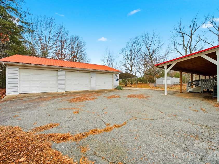 4915 Quartz Ridge Drive, Maiden, NC 28650.  MLS# CAR4328743, YatesRealty ID 8886. 