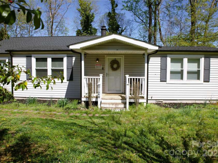 6124 Old Plank Road, Charlotte, NC 28216.  MLS# CAR4243091, YatesRealty ID 8887. 