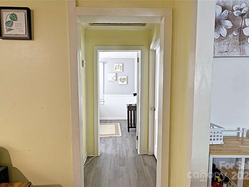 6124 Old Plank Road, Charlotte, NC 28216.  MLS# CAR4243091, YatesRealty ID 8887. 