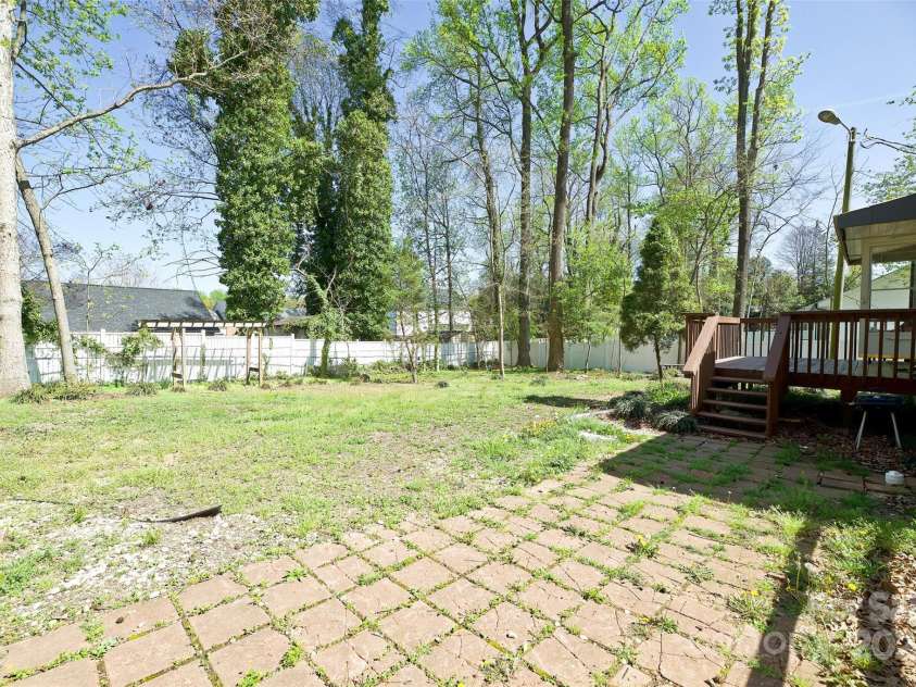 6124 Old Plank Road, Charlotte, NC 28216.  MLS# CAR4243091, YatesRealty ID 8887. Back Deck