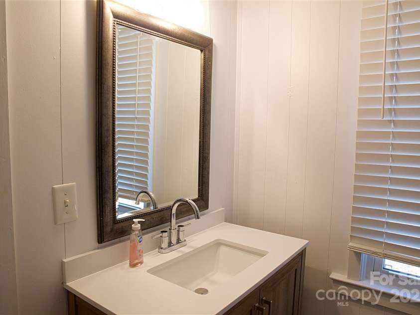 6124 Old Plank Road, Charlotte, NC 28216.  MLS# CAR4243091, YatesRealty ID 8887. Bathroom 2
