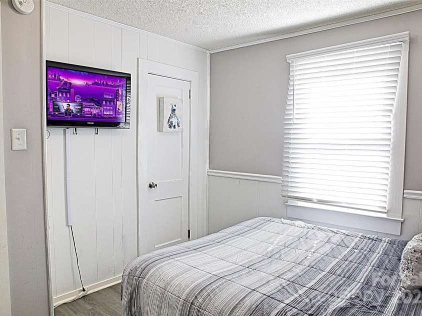 6124 Old Plank Road, Charlotte, NC 28216.  MLS# CAR4243091, YatesRealty ID 8887. Bedroom 3
