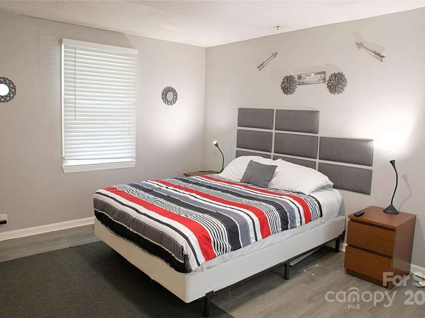 6124 Old Plank Road, Charlotte, NC 28216.  MLS# CAR4243091, YatesRealty ID 8887. Master Bedroom
