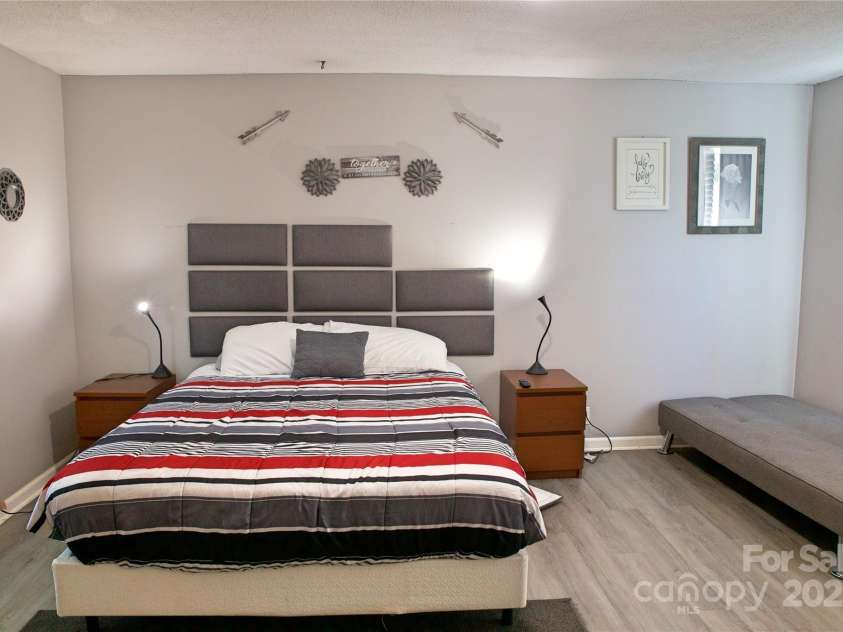 6124 Old Plank Road, Charlotte, NC 28216.  MLS# CAR4243091, YatesRealty ID 8887. Master Bedroom