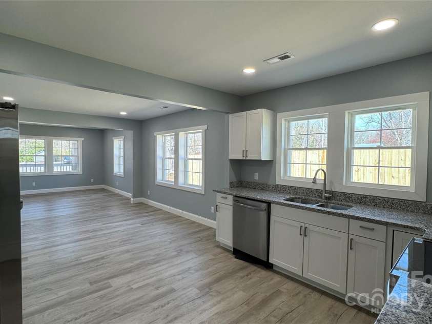 702 Grover Street, Shelby, NC 28150.  MLS# CAR4237734, YatesRealty ID 8888. 