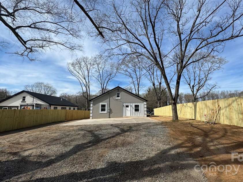 702 Grover Street, Shelby, NC 28150.  MLS# CAR4237734, YatesRealty ID 8888. Rear Yard