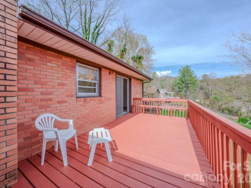8 Summit Drive, Arden, NC 28704.  MLS# CAR4360548, YatesRealty ID 8889. Back Deck 