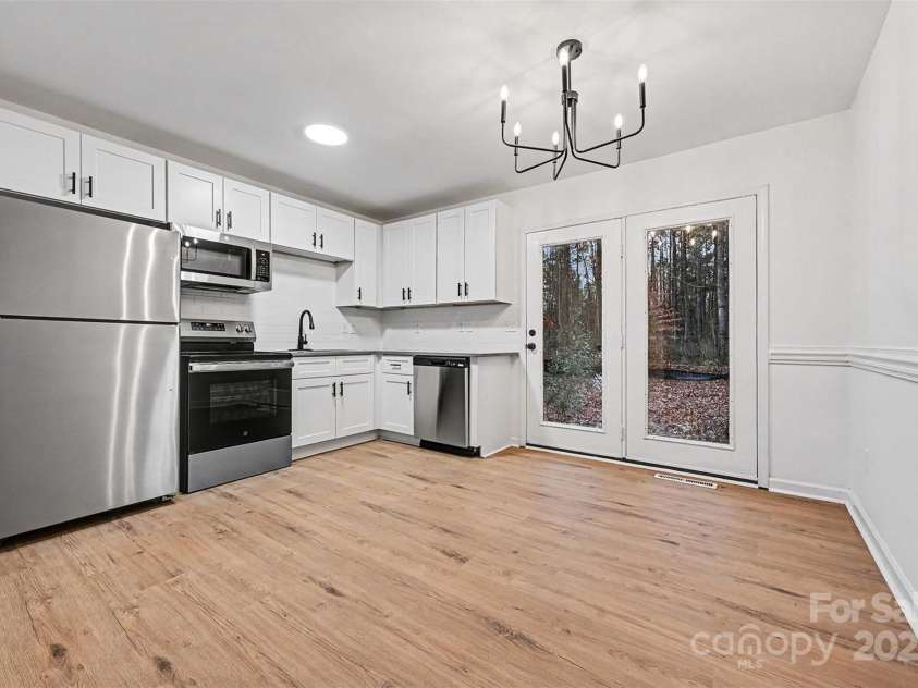 5001 Lakecrest Drive, Charlotte, NC 28215.  MLS# CAR4331302, YatesRealty ID 889. 