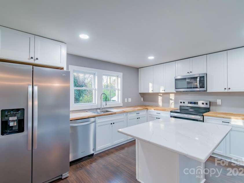 6282 Richburg Road, Great Falls, SC 29055.  MLS# CAR4235952, YatesRealty ID 8890. 