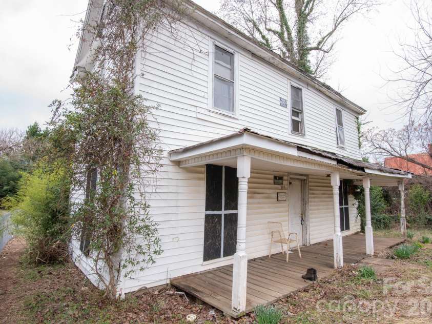 303 Fisher Street, Salisbury, NC 28144.  MLS# CAR4352678, YatesRealty ID 8891. 