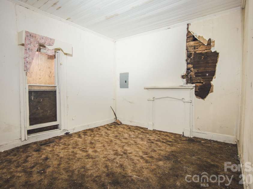 303 Fisher Street, Salisbury, NC 28144.  MLS# CAR4352678, YatesRealty ID 8891. 
