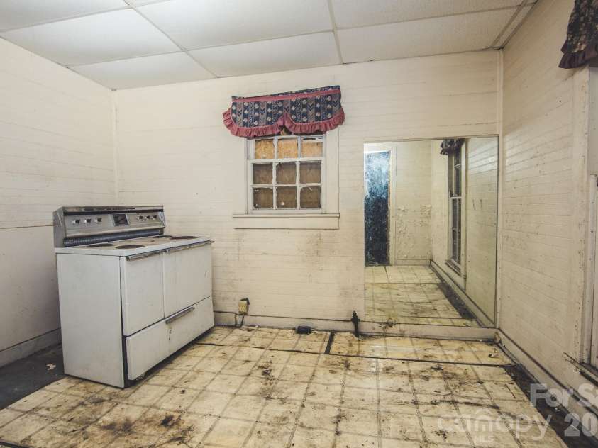 303 Fisher Street, Salisbury, NC 28144.  MLS# CAR4352678, YatesRealty ID 8891. 
