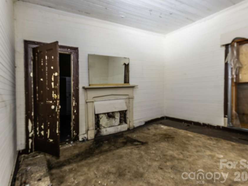 303 Fisher Street, Salisbury, NC 28144.  MLS# CAR4352678, YatesRealty ID 8891. 