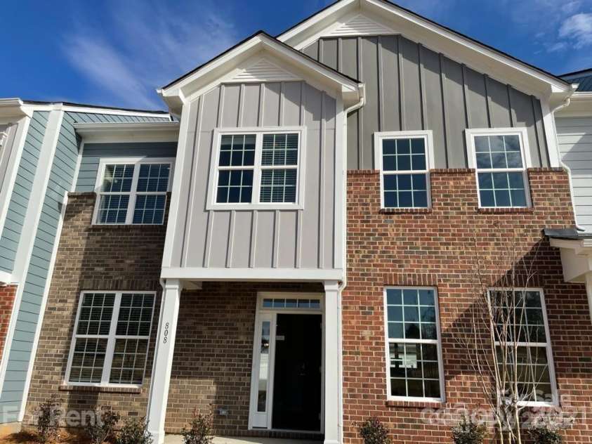 534 Dorman Street, Belmont, NC 28012.  MLS# CAR4243477, YatesRealty ID 8891. 