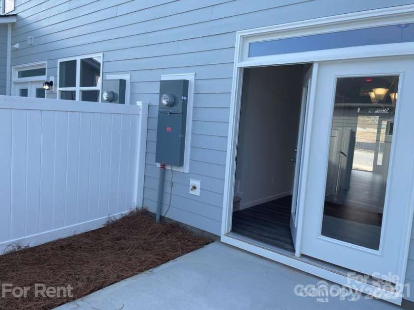 534 Dorman Street, Belmont, NC 28012.  MLS# CAR4243477, YatesRealty ID 8891. 