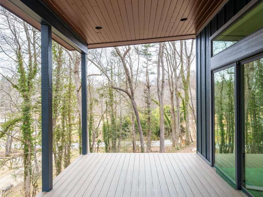 20 Cane Creek Lane, Fairview, NC 28730.  MLS# CAR4216687, YatesRealty ID 8892. Upper Level Deck