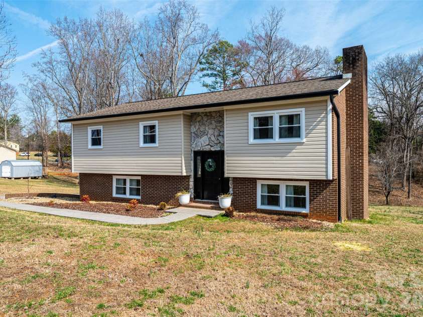 110 Windsor Street, Connelly Springs, NC 28612.  MLS# CAR4351181, YatesRealty ID 8893. 