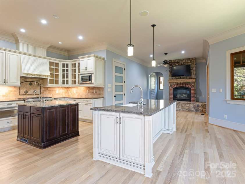 3 Willowside Court, Fairview, NC 28730.  MLS# CAR4204662, YatesRealty ID 8894. 